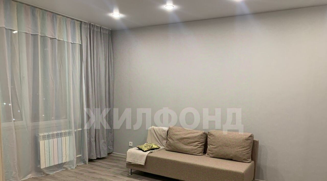квартира г Новосибирск Золотая Нива ул Есенина 67 фото 1