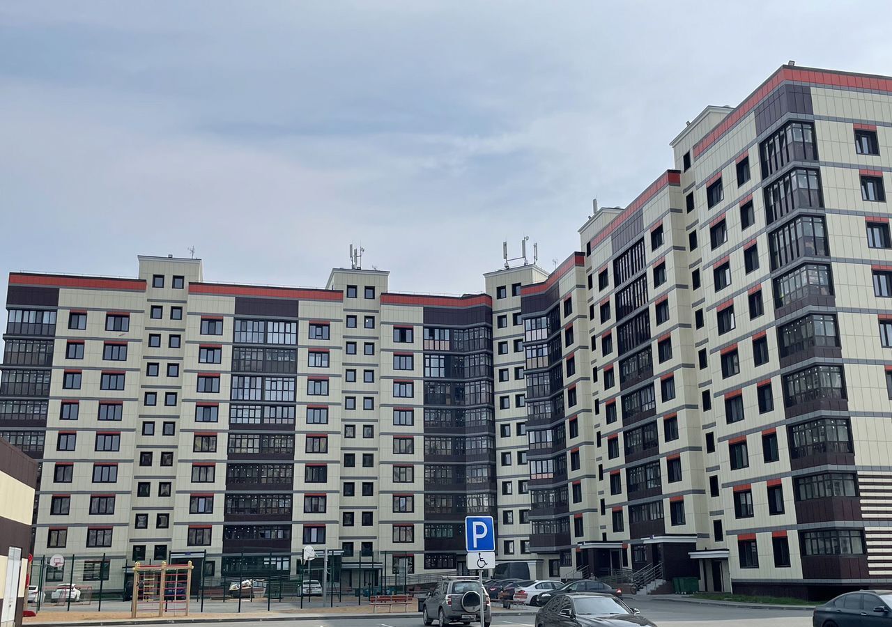 квартира г Сургут р-н Восточный ул Университетская 45 Сургут, Тюменская обл. фото 1