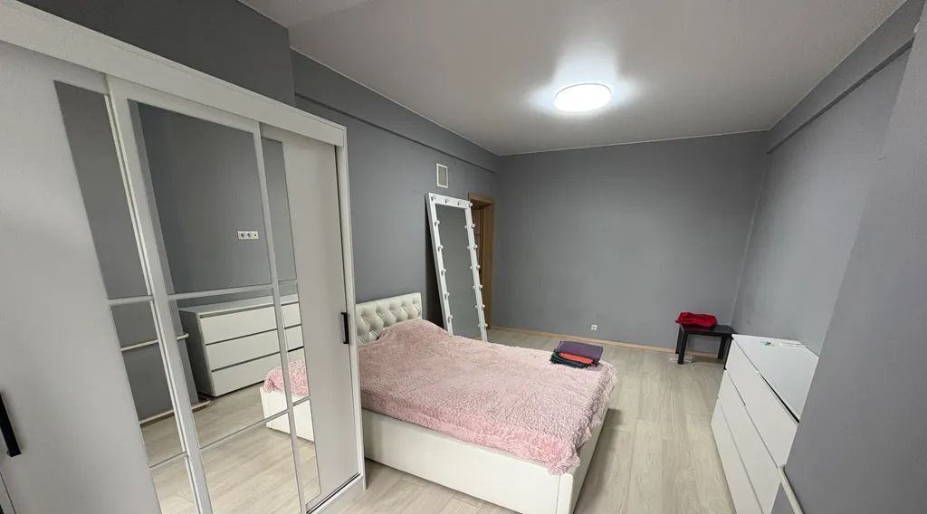 комната г Москва метро Таганская Котельническая наб., 1/15к А фото 3