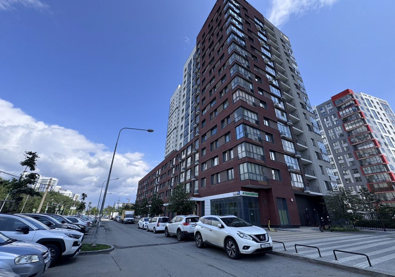 квартира г Екатеринбург Машиностроителей ул Раевского 18а фото 1