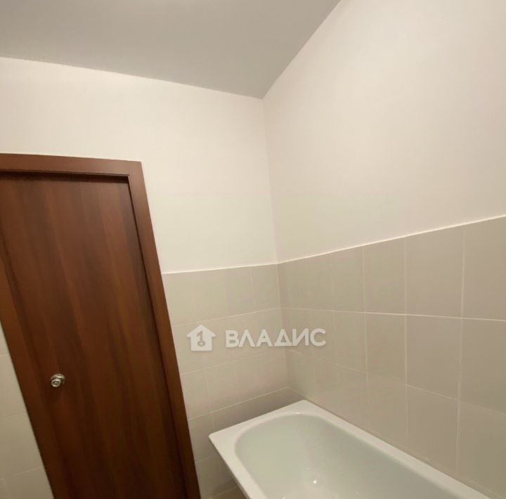 квартира г Волгоград р-н Кировский ул им. старшего лейтенанта Токарева 11 фото 11