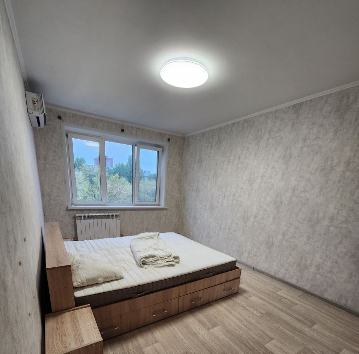 квартира г Тольятти р-н Автозаводский ул Свердлова 19 фото 2