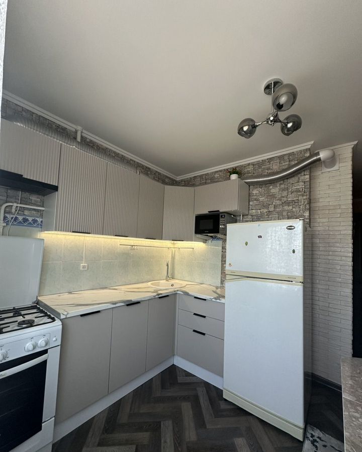квартира г Омск р-н Центральный ул 33-я Северная 122 фото 8