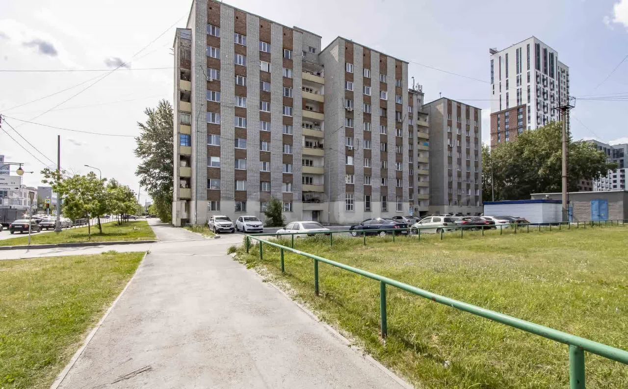 квартира г Тюмень р-н Ленинский ул 50 лет Октября 63а фото 15