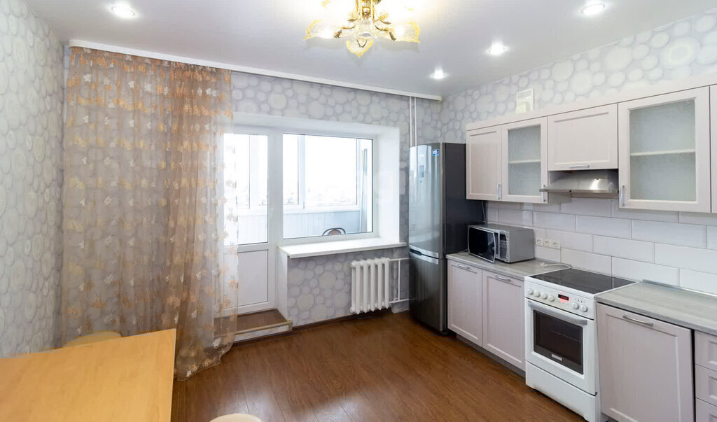 квартира г Тюмень ул Молодежная 28 фото 3