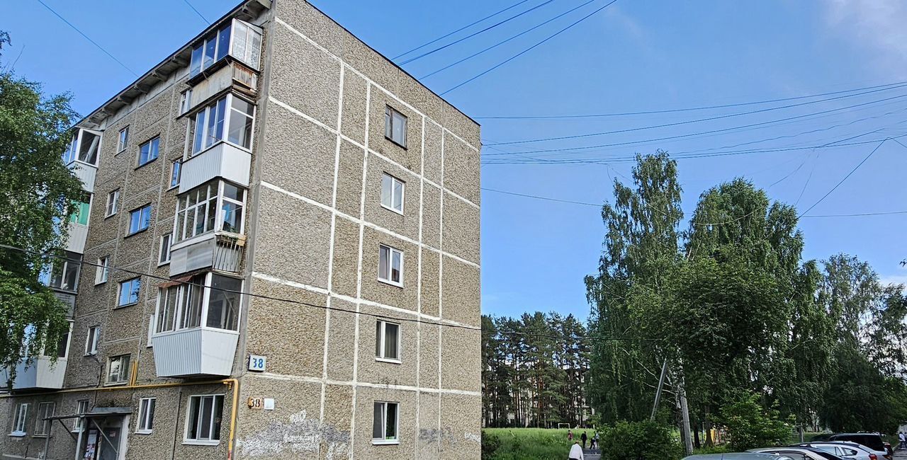 квартира г Екатеринбург р-н Октябрьский ул Латвийская 38 фото 1