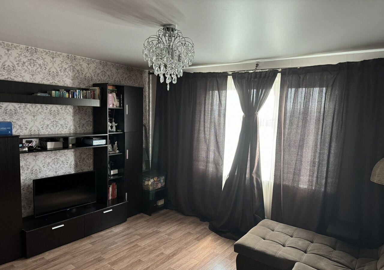 квартира г Красноярск р-н Октябрьский ул Академика Киренского 33 фото 1