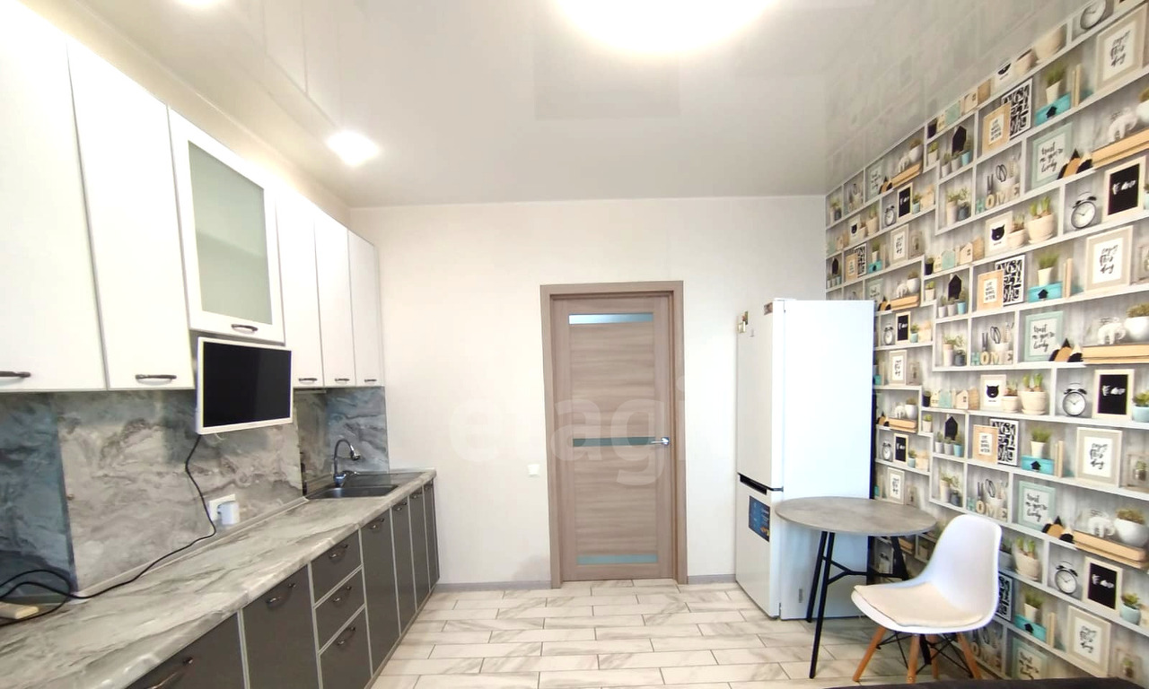 квартира р-н Ейский г Ейск ул Свободы 36/1 фото 3