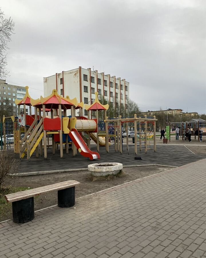 квартира г Мурманск р-н Ленинский ул Алексея Хлобыстова 15 фото 2