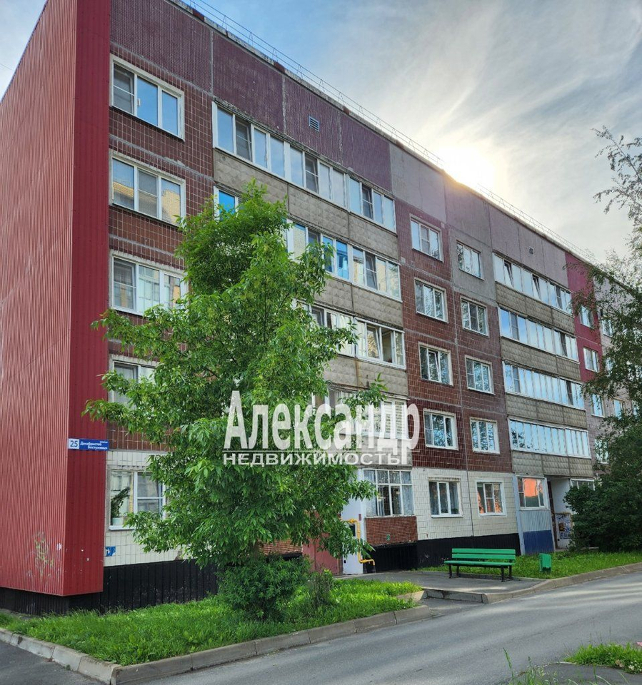 квартира р-н Киришский г Кириши ул Декабристов Бестужевых 25 фото 1