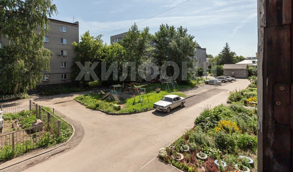 квартира г Барнаул ул Новоугольная 24 фото 16
