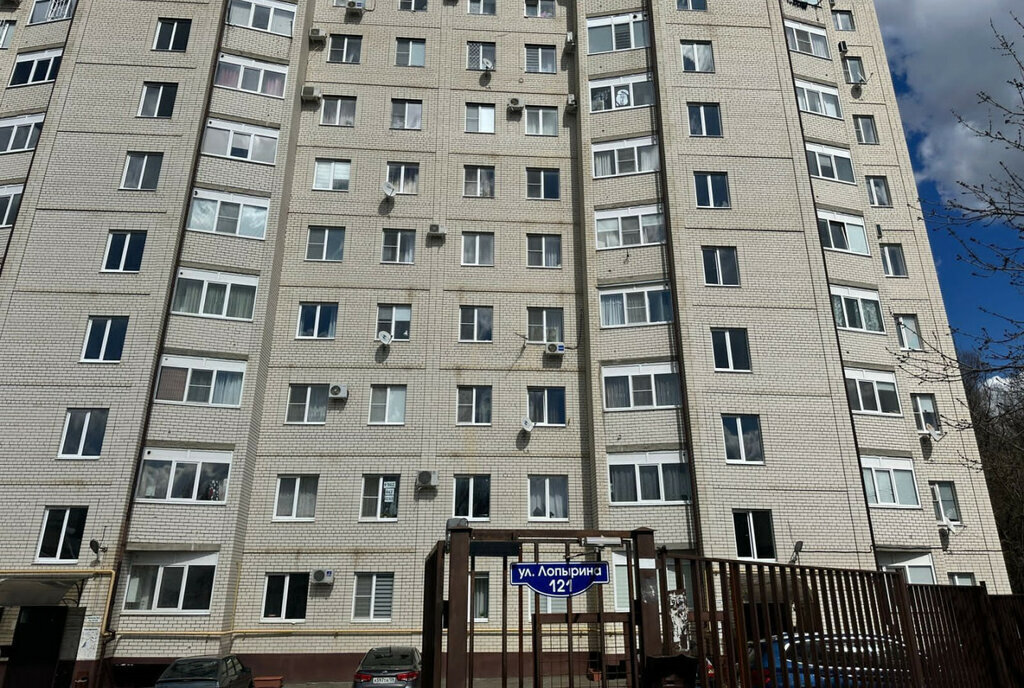 квартира г Ставрополь р-н Октябрьский Северо-Западный ул Лопырина 121 фото 2