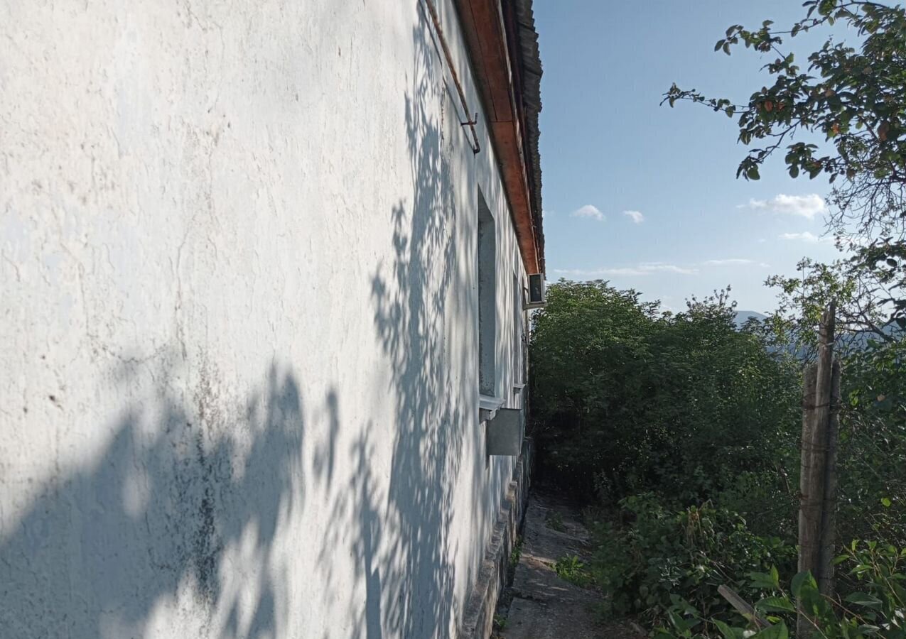 дом г Алушта с Лучистое ул Шоссейная фото 9