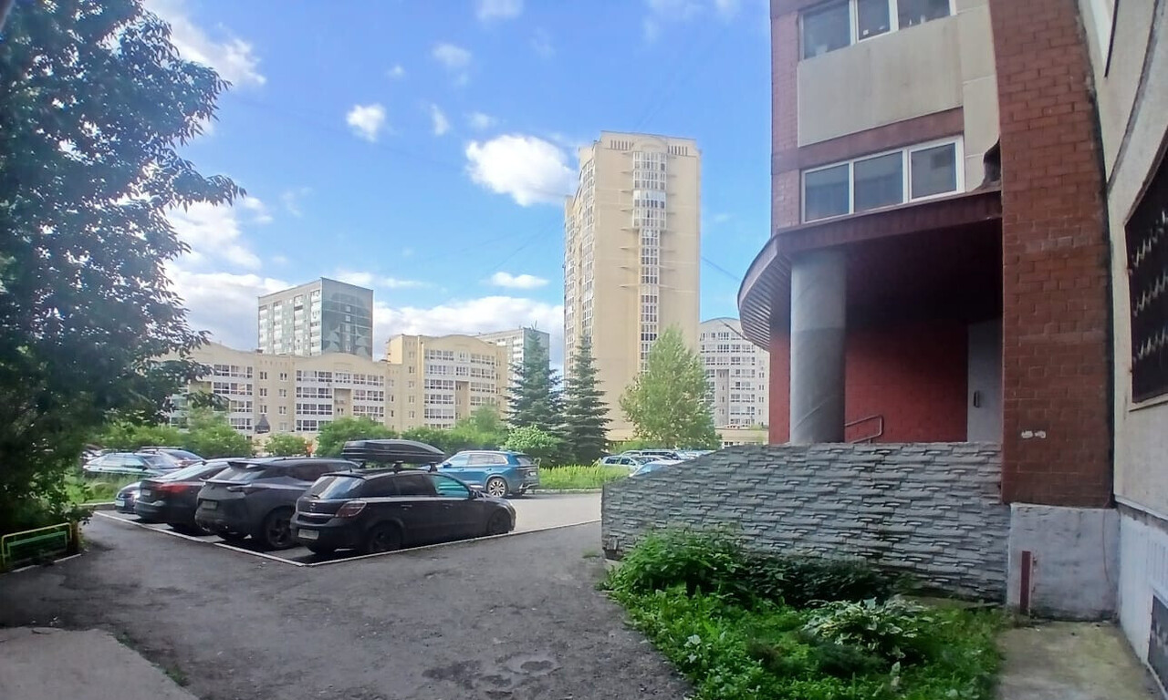 квартира г Екатеринбург р-н Верх-Исетский Уральская Заречный ул Готвальда 19в м-н фото 2