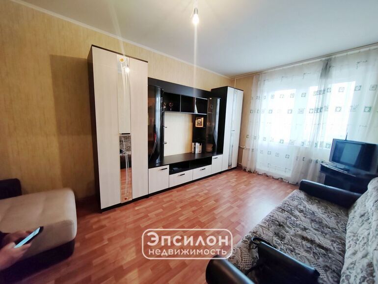 квартира г Курск р-н Центральный пр-кт Вячеслава Клыкова 57 фото 3