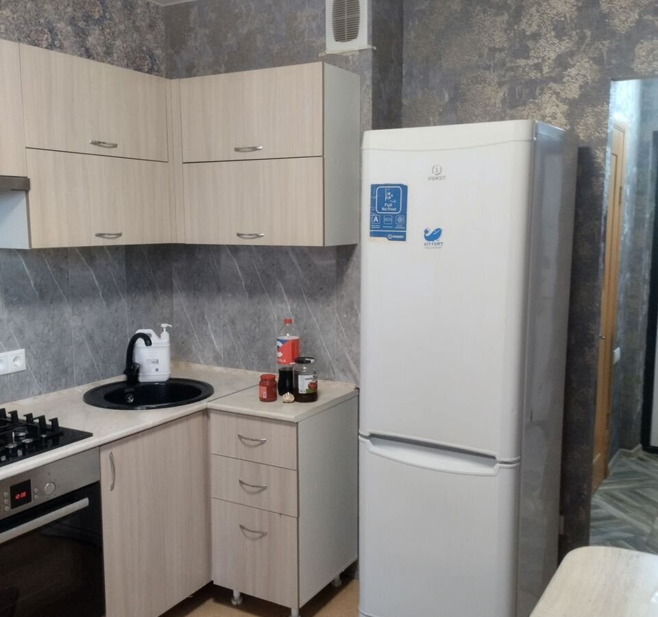 квартира г Волгоград р-н Кировский ул им. старшего лейтенанта Токарева 9 фото 6
