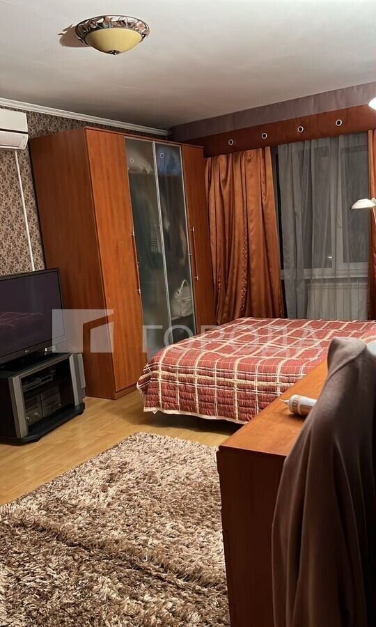 квартира г Новокузнецк р-н Центральный ул Кирова 64 фото 2