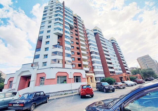 квартира р-н Кировский б-р Сиреневый 19а фото