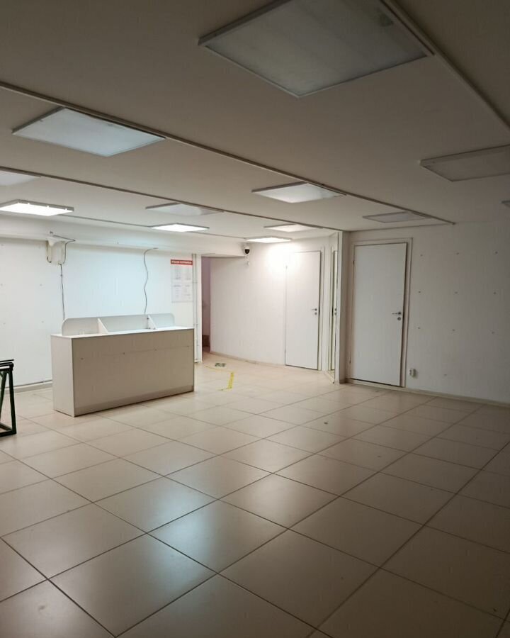 торговое помещение г Волгоград р-н Тракторозаводский ул им. Менжинского 2 фото 1