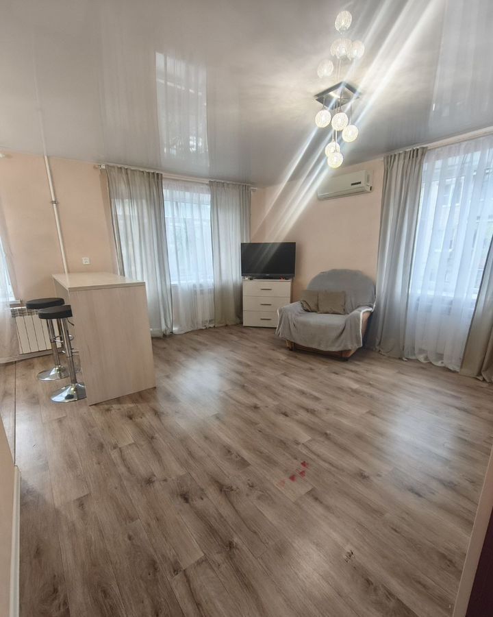 квартира г Тольятти р-н Центральный ул Ленинградская 46 фото 1