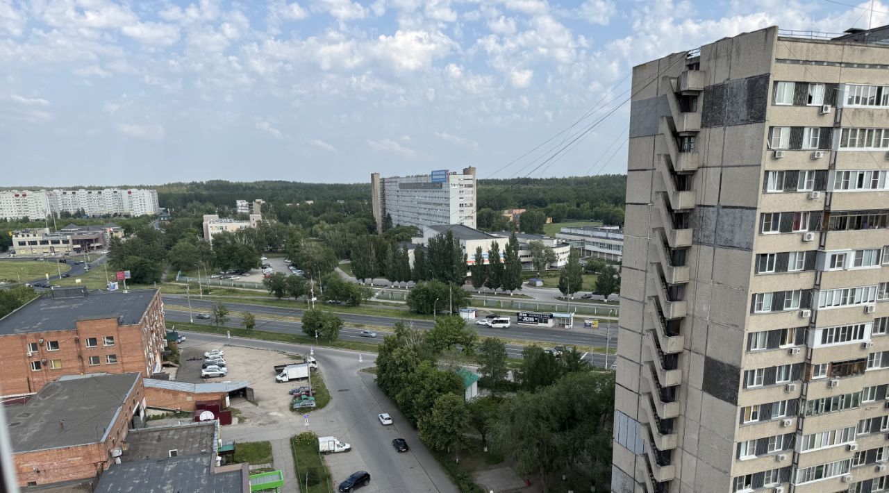 квартира г Тольятти р-н Автозаводский 13 квартал ул Свердлова 1в фото 9