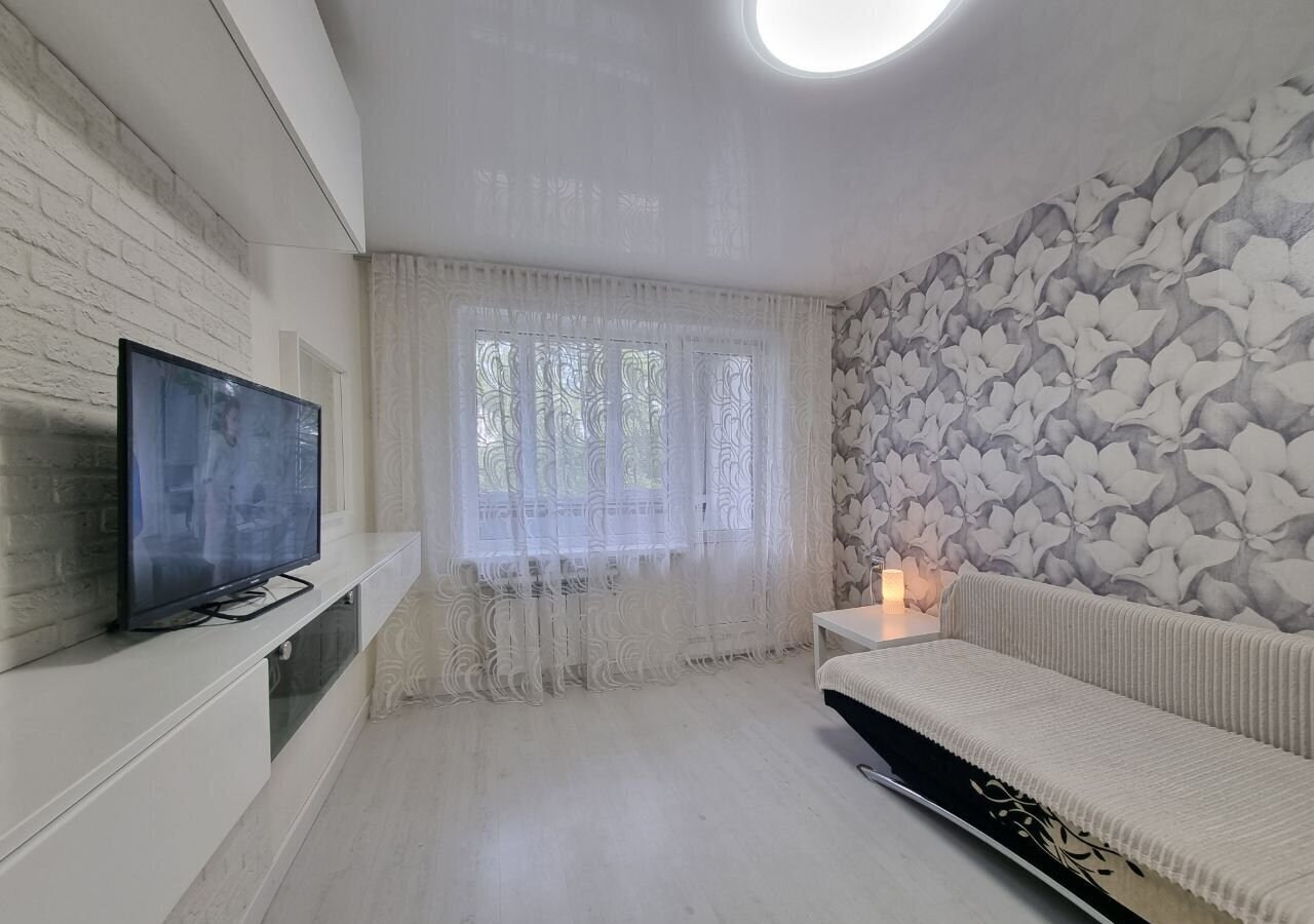 квартира г Тольятти р-н Автозаводский 5 квартал ул Свердлова 19 фото 6