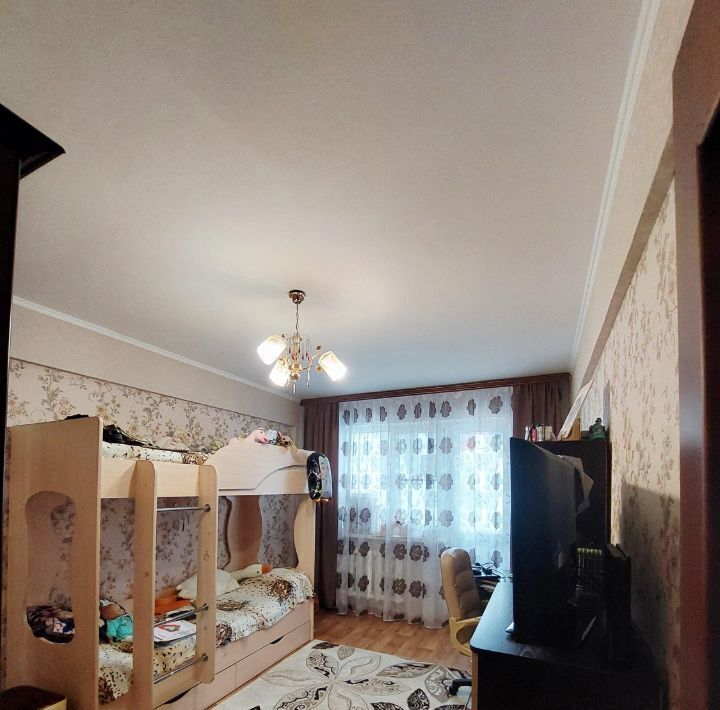квартира г Омск мкр Крутая Горка р-н Октябрьский ул В.А.Силина 9 фото 10