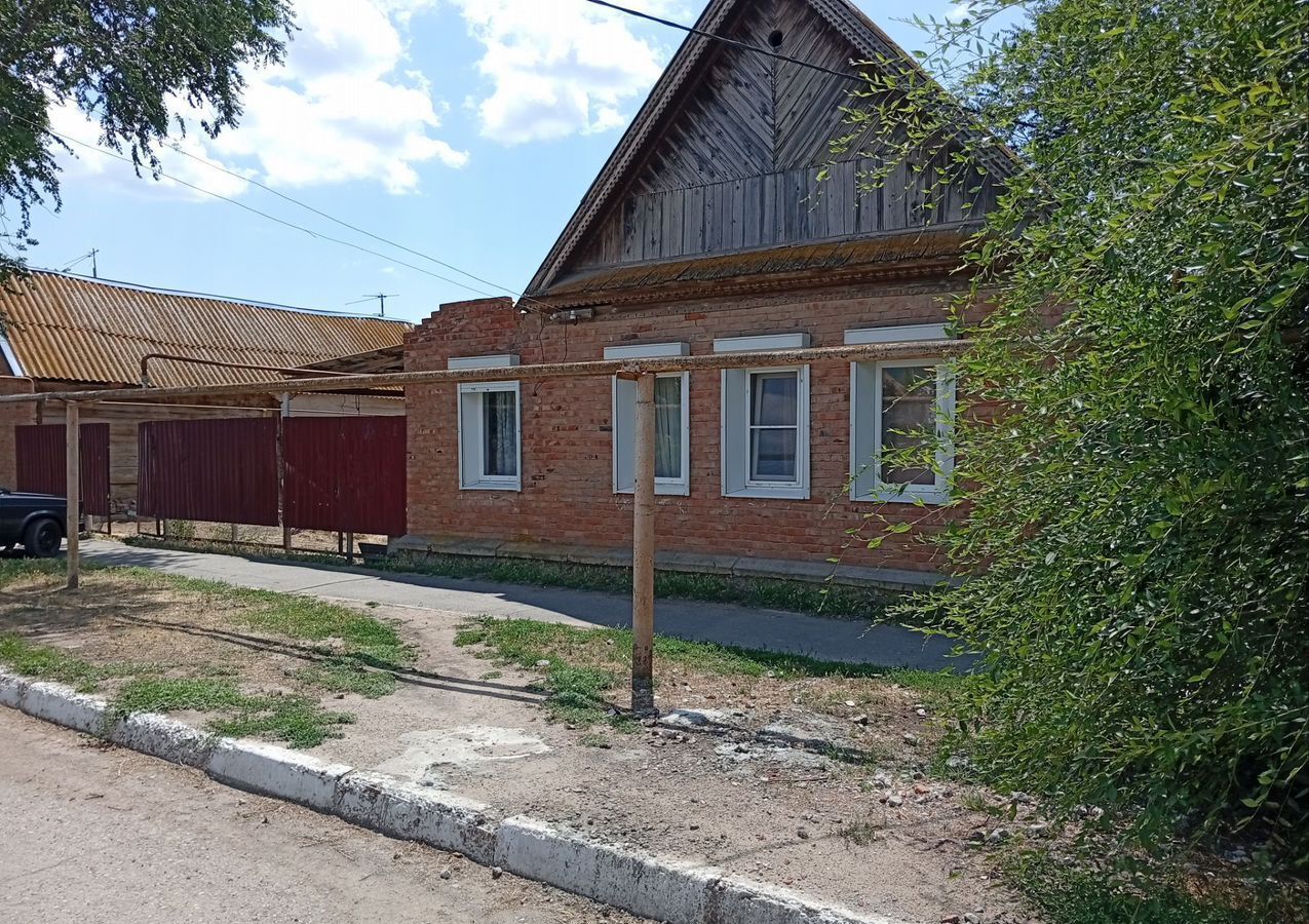 дом р-н Камызякский г Камызяк ул А.П.Гужвина 4 фото 1