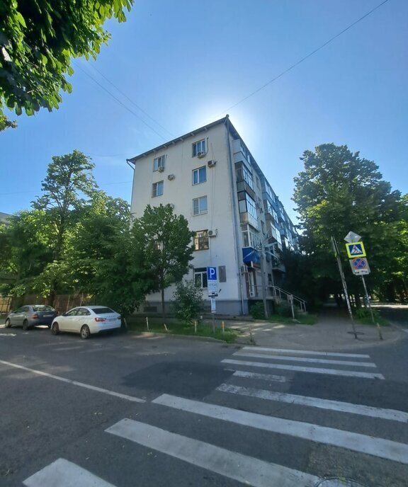 квартира г Краснодар р-н Центральный ул Карасунская 44 фото 3