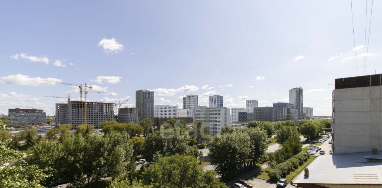 квартира г Тюмень р-н Ленинский ул 50 лет Октября 76 фото 28