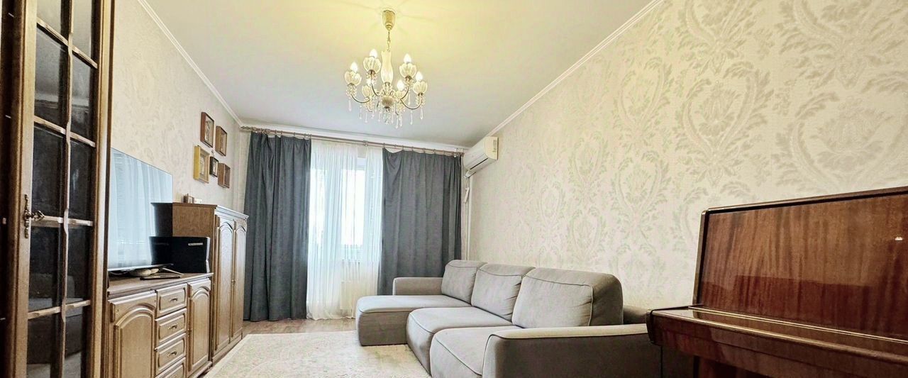квартира г Волгоград р-н Дзержинский ул. Имени Ивана Морозова, 9 фото 2