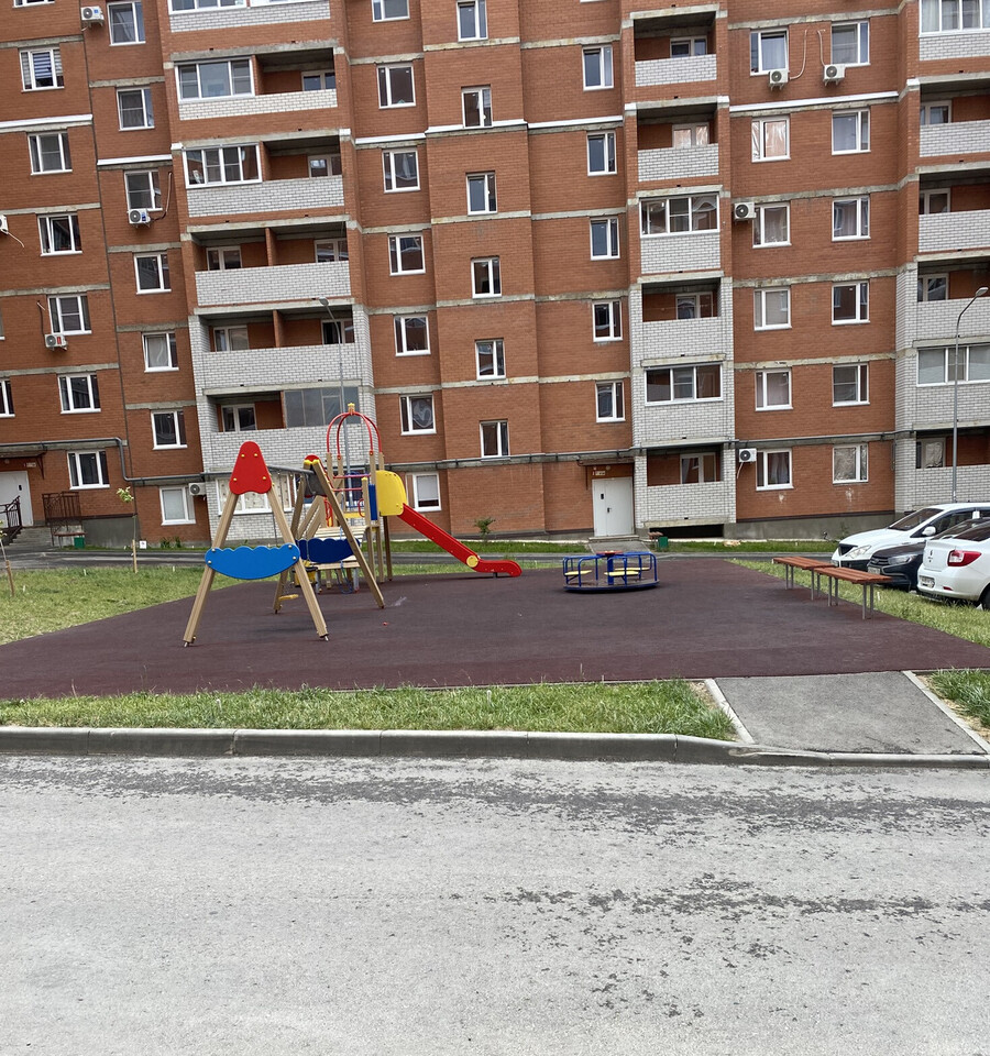 квартира г Волгоград р-н Кировский ул 70-летия Победы 29 фото 2