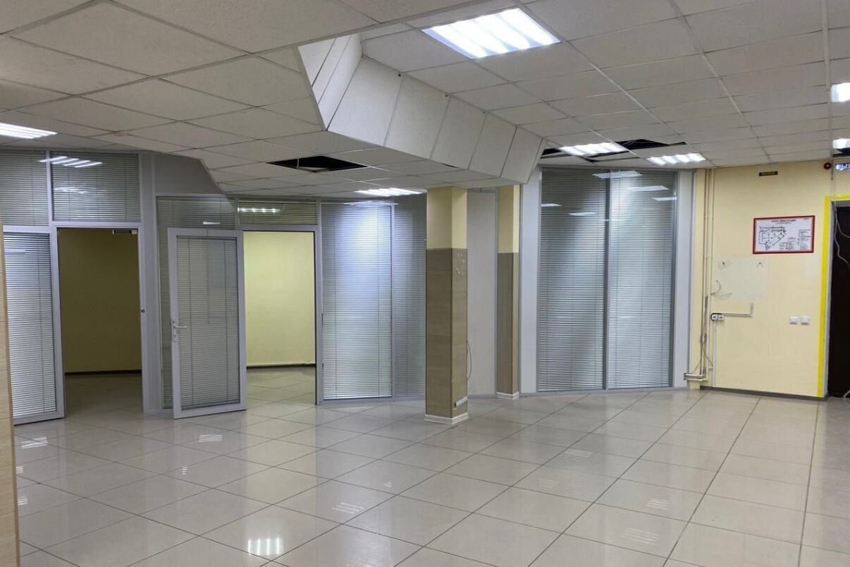 свободного назначения г Губкинский 12-й мкр-н, 46, Тюменская обл. фото 4