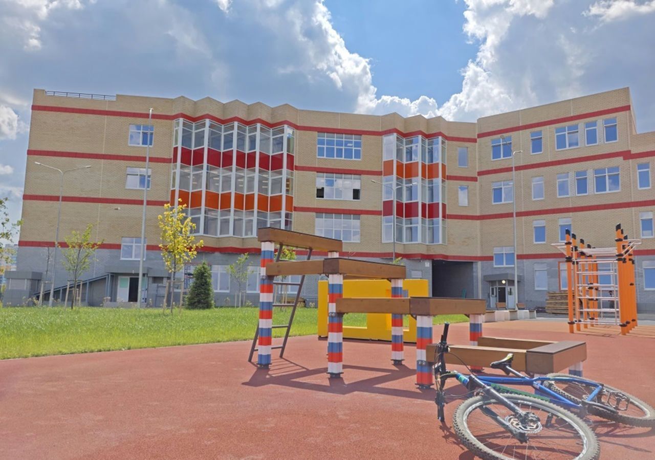 квартира г Ростов-на-Дону р-н Октябрьский ул Дмитрия Петрова 7 фото 1