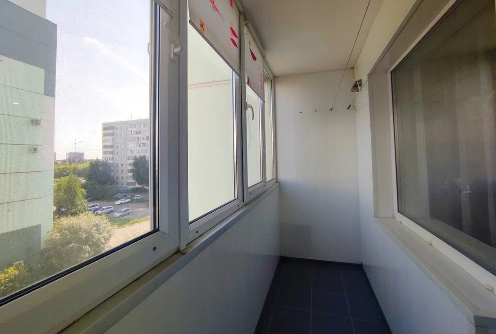 квартира г Омск ул Дианова 20к/1 фото 11