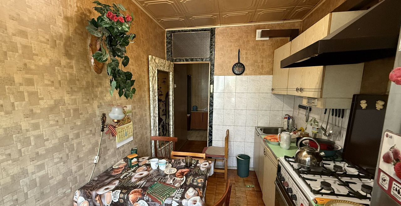 квартира г Волгоград р-н Тракторозаводский ул им. Менжинского 10 фото 2