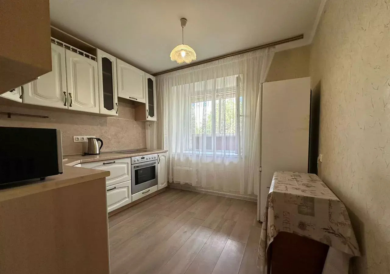 квартира г Тольятти р-н Автозаводский ул Юбилейная 75 фото 1