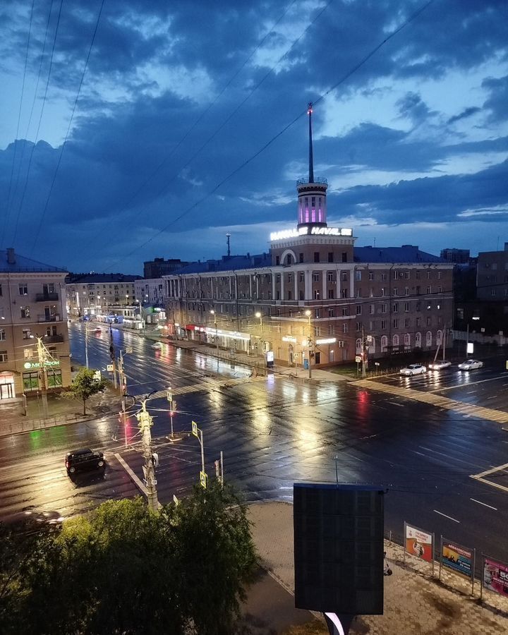 квартира г Омск р-н Центральный пр-кт Карла Маркса 12 фото 1