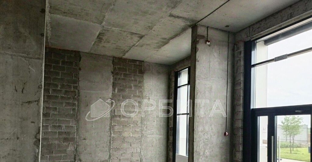 торговое помещение г Тюмень р-н Калининский ул Василия Малкова 10 фото 1