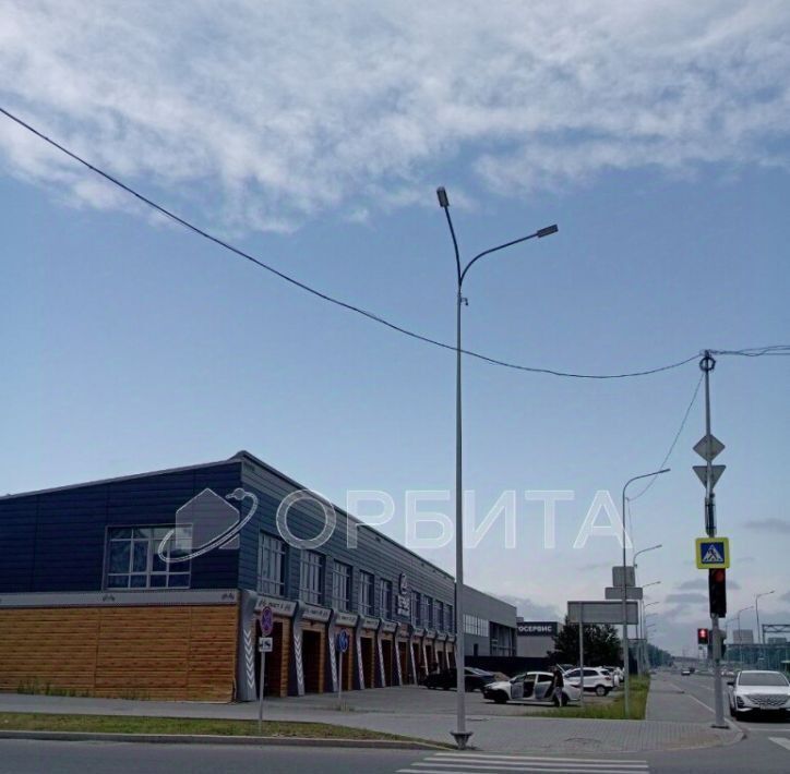 торговое помещение г Тюмень р-н Центральный ул Мельникайте 8б фото 2