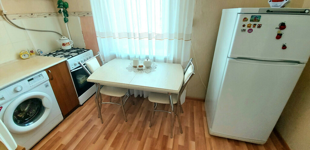 квартира р-н Ейский г Ейск ул Коммунистическая 20/2 фото 2
