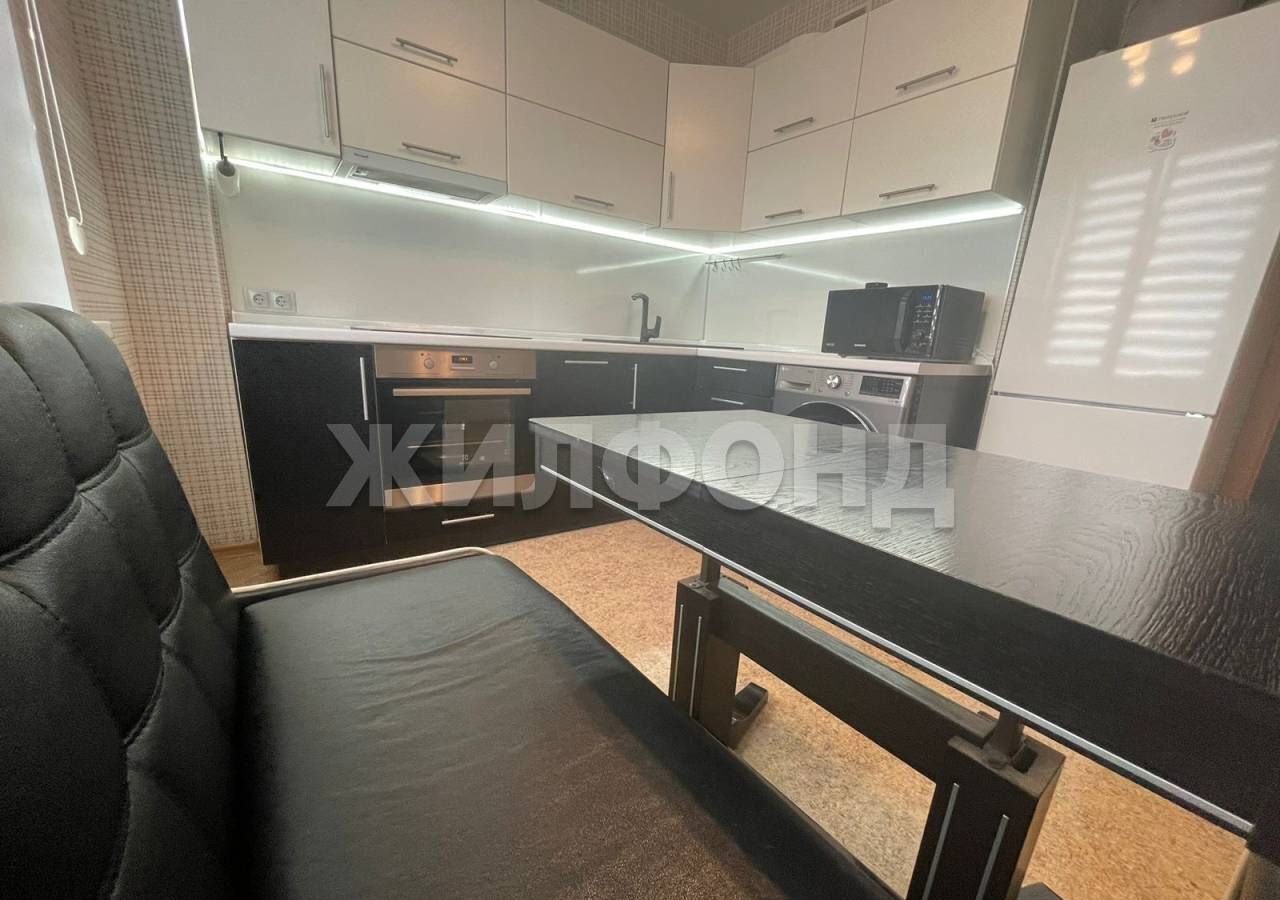 квартира г Когалым пр-кт Шмидта 28 Тюменская обл. фото 1