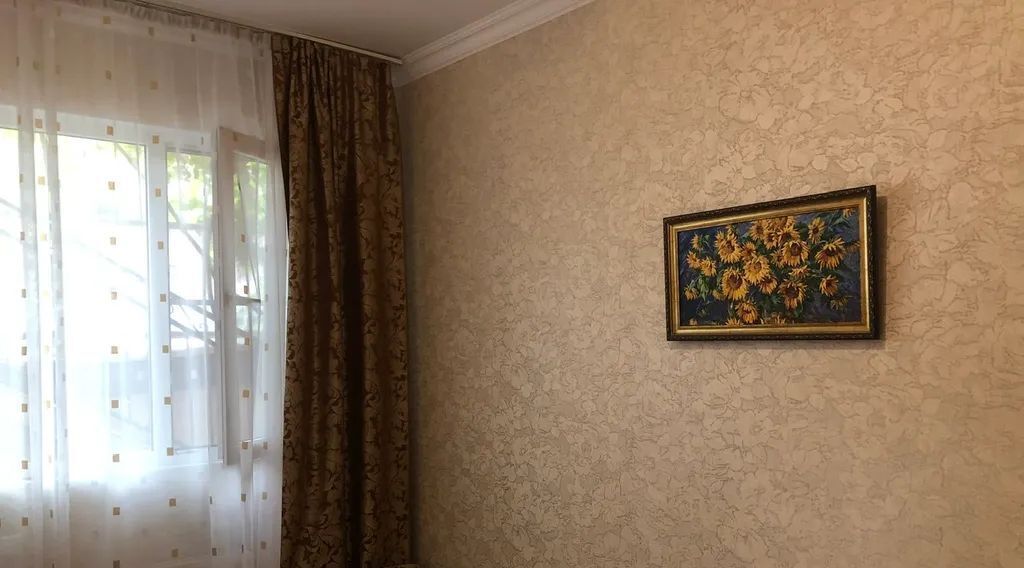 комната г Сочи р-н Адлерский Адлер ул Взлетная 18 жилрайон фото 1