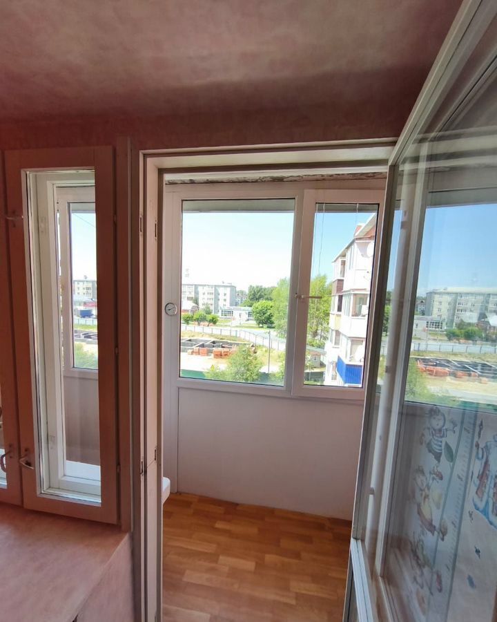 квартира г Ялуторовск ул Революции 131а фото 7