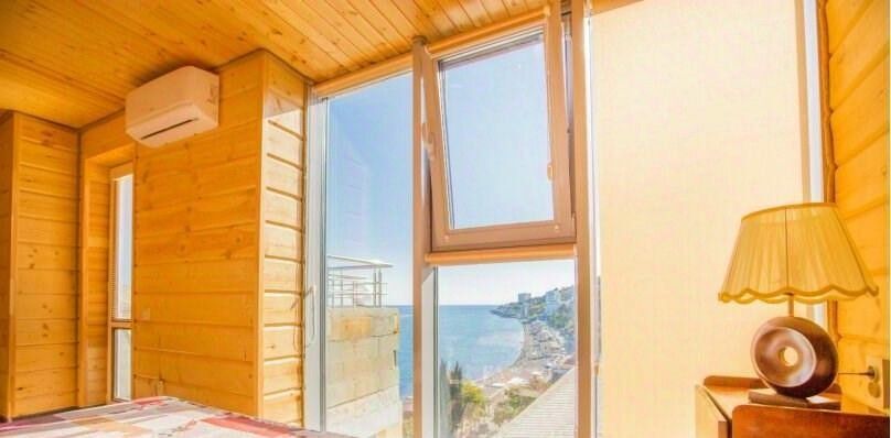 комната г Алушта ул Набережная 18а фото 7