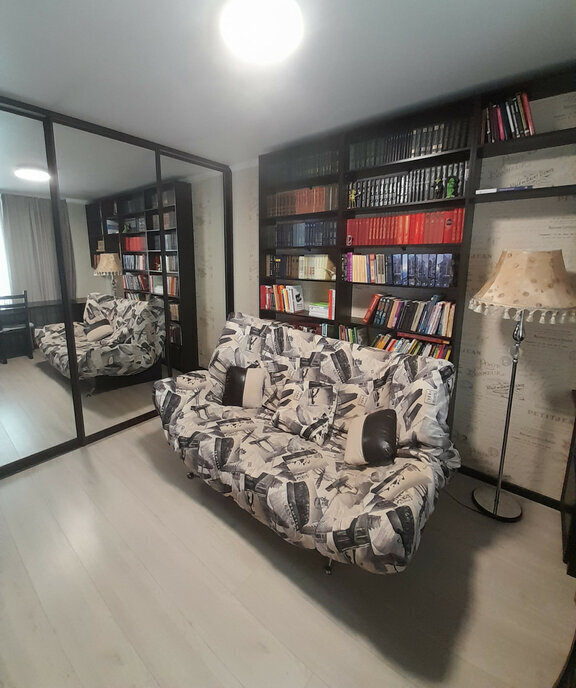 квартира г Саратов р-н Октябрьский 1-й проезд имени С. Т. Разина, 3/7 фото 12