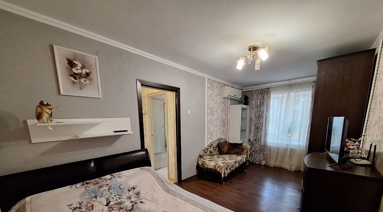 квартира г Феодосия пгт Приморский ул Советская 15 фото 1