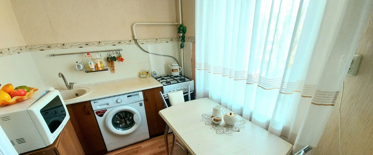 квартира р-н Ейский г Ейск ул Коммунистическая 20/2 фото 1