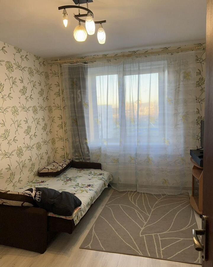 комната г Колпино ул Октябрьская 81 р-н Колпинский фото 1