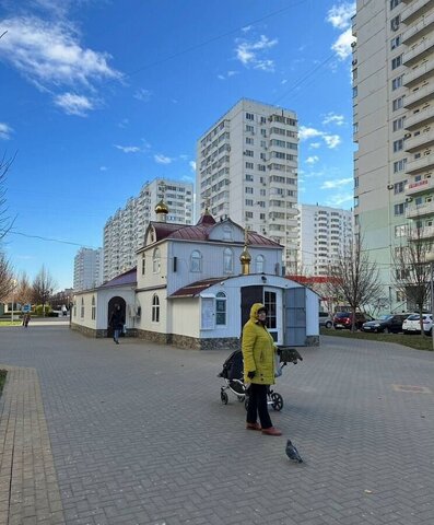 р-н Прикубанский ул им. Карякина 10 фото